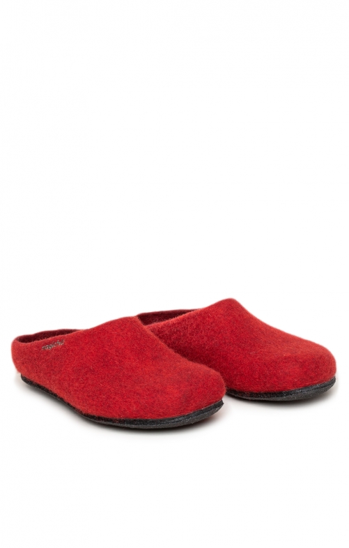 Tracht Slippers 17709-4823 ruby